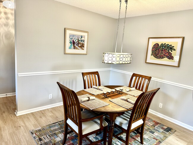 Building Photo - 515 Basswood Ave