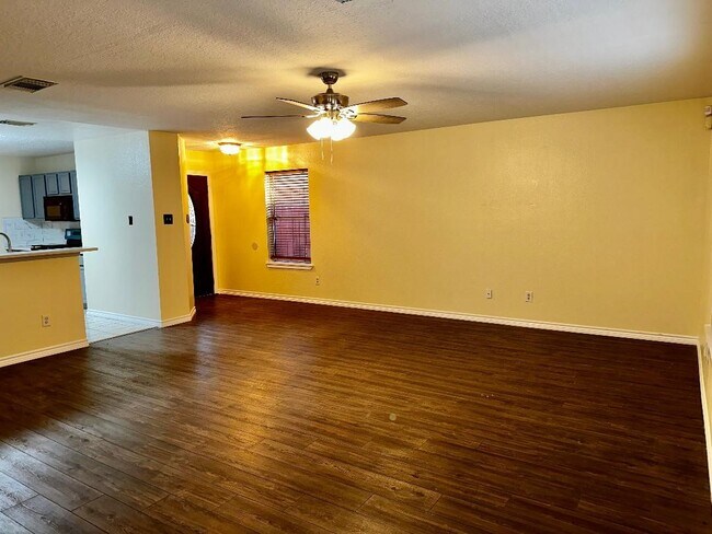 Building Photo - 1375 Hitchin Ln