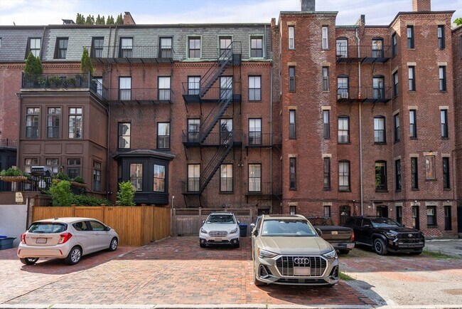 Building Photo - 299 Marlborough St