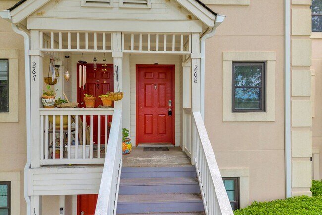 Building Photo - 290 Appleby Dr