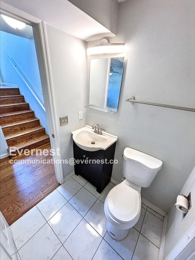 Building Photo - 7831 Clevedon St