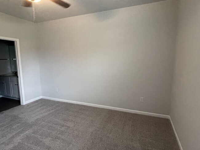Building Photo - 504 Sea Sparrow St