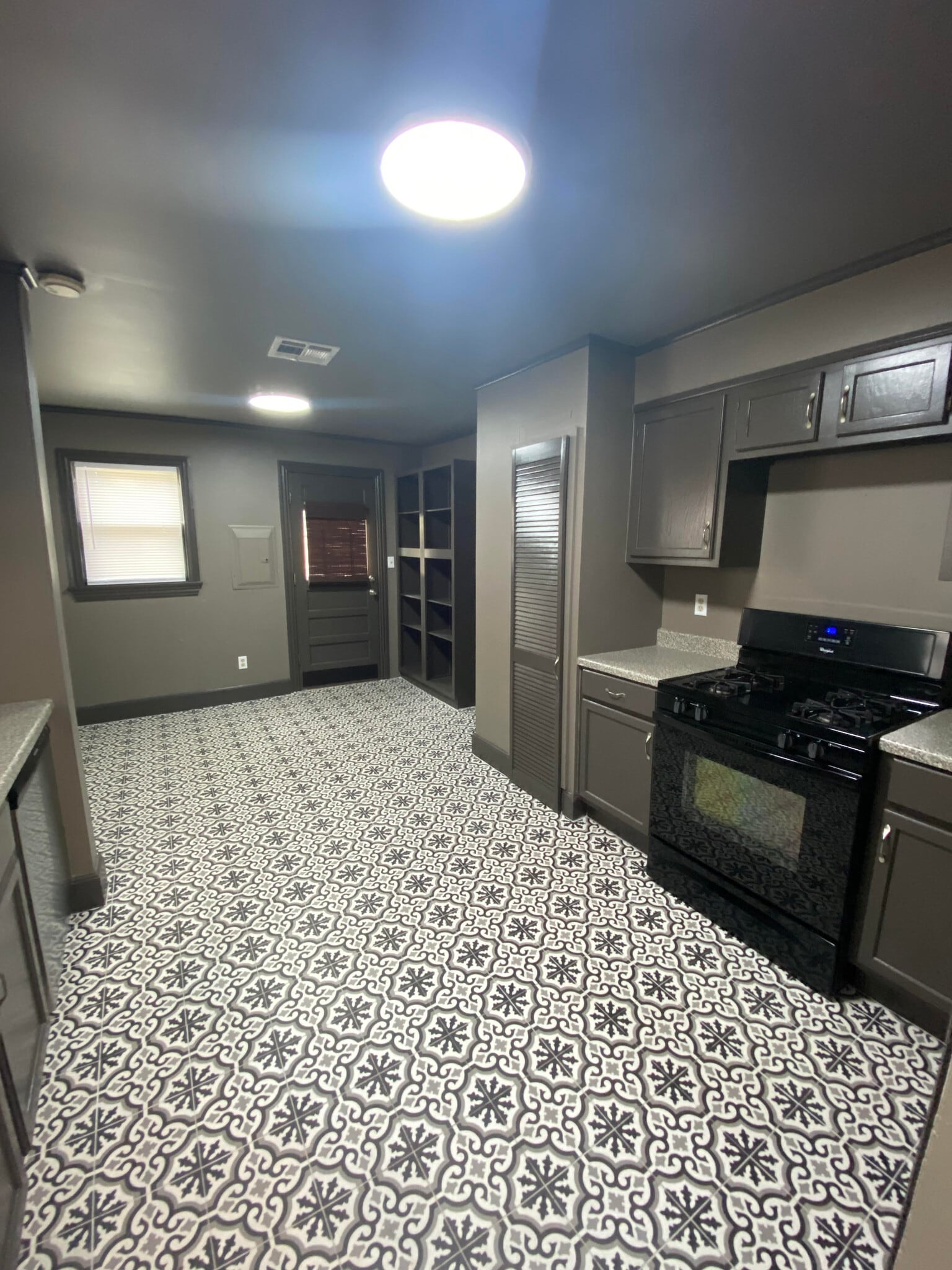 Building Photo - 1243 S Columbia Ave