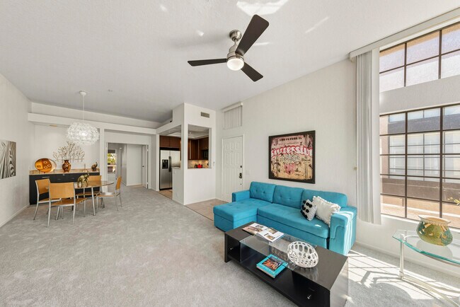 Building Photo - 2601 S Broadmoor Dr