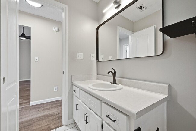Building Photo - 91 Cedar Beach Cove