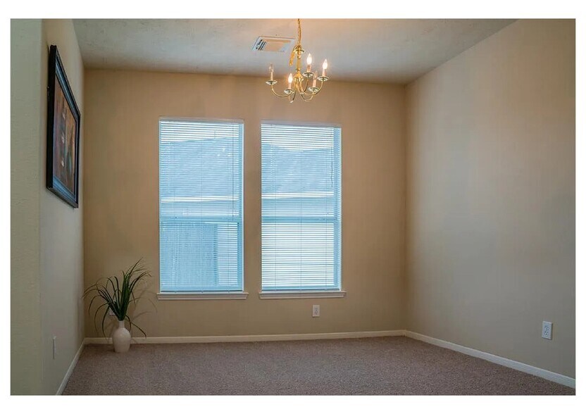 Building Photo - 8002 Arapahoe Ridge Ln