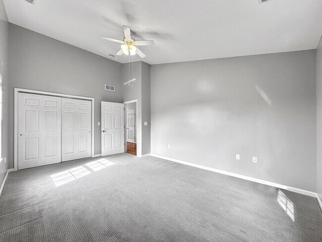 Building Photo - Beautiful 2 Beds 1.5 Bath Villa
