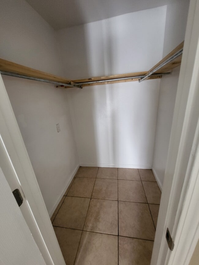 Building Photo - 9628 El Scott Ave