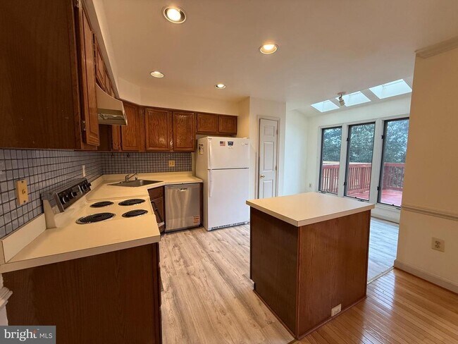 Building Photo - 58 Drumcastle Ct