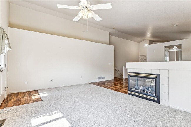 Building Photo - Evolve Real Estate: Meticulously Maintained 3 Bed RANCH Home with Deck and Pergola Available Sept 1!