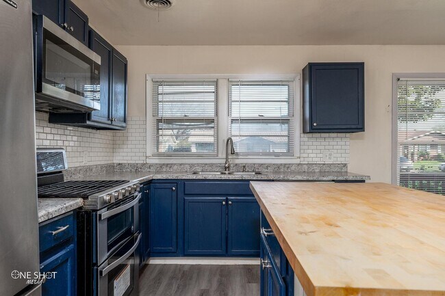 Building Photo - 3181 Sherry Ln