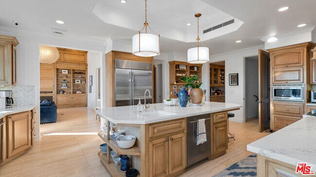 Building Photo - 6110 Merritt Dr