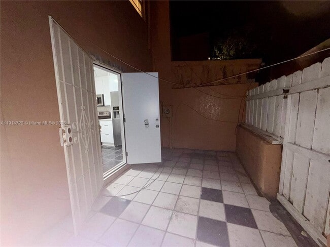 Building Photo - 4045 NW 19th St