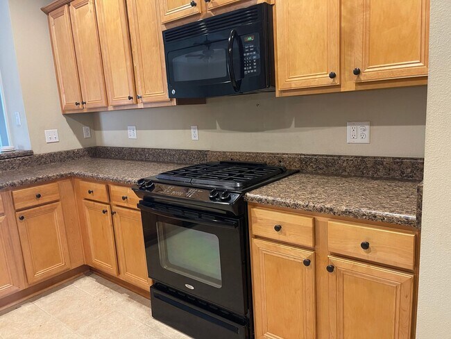 Building Photo - Beautiful 3BR/2BA Home in Rustic Ridge - Minutes from NAS Whiting Field