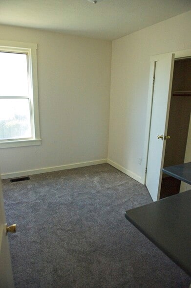 Building Photo - 1387 Central Ave