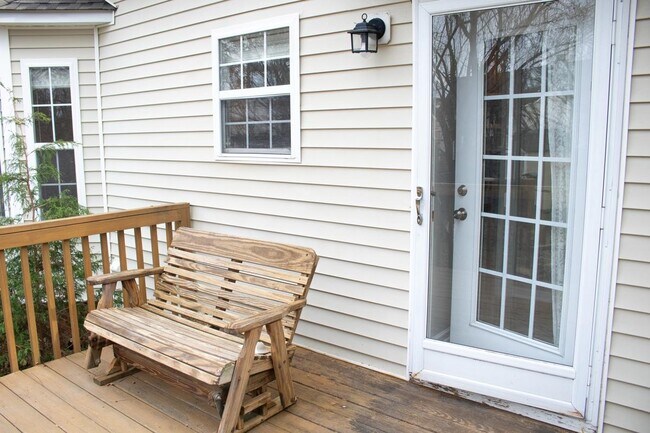 Building Photo - 1024 S Philwood Ct