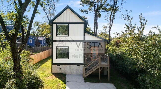 Building Photo - 108 Tracy Ave