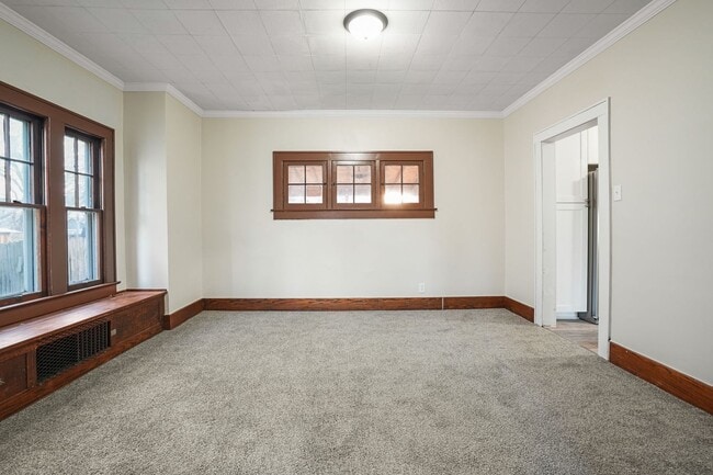 Building Photo - 3 BED 2 FULL BATH W/ OFFICE - AVAILABLE NOW