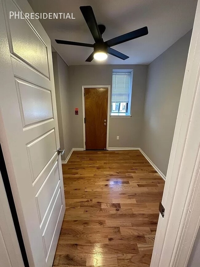 Building Photo - 7057 Cresheim Rd