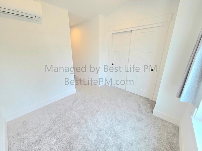 Building Photo - 310 NE 58th Ave
