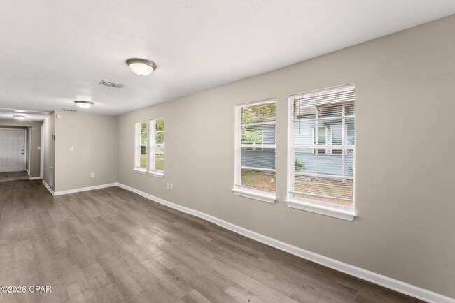 Building Photo - 119 College Ave