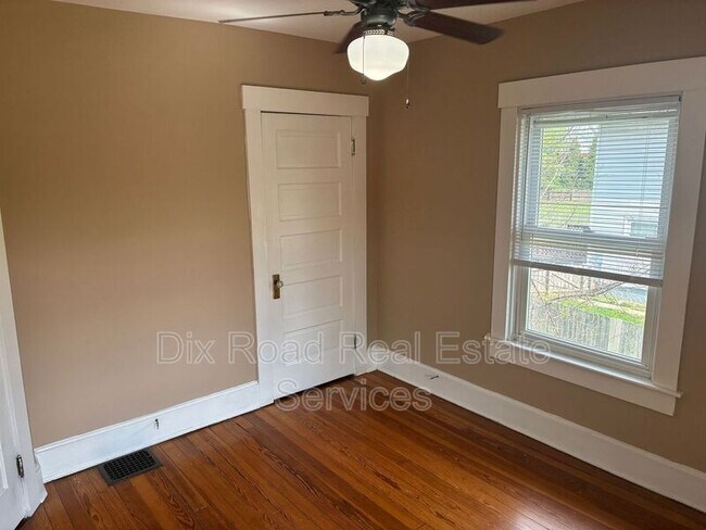 Building Photo - 504 Highland St