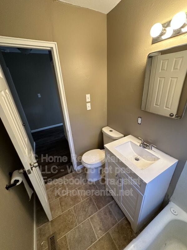 Building Photo - 5411 N Indiana Ave