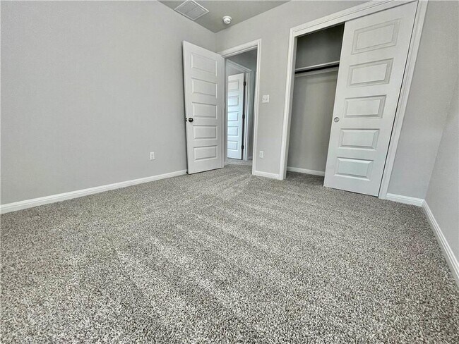 Building Photo - 2040 Arendale Dr