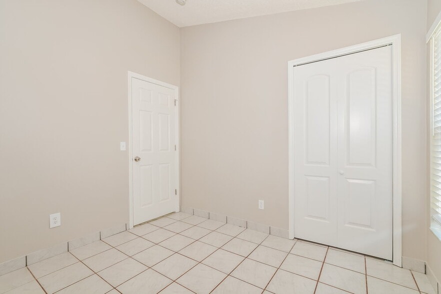 Building Photo - 9599 Lupine Ave