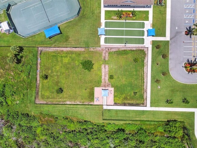 Building Photo - 13792 Long Lake Ln