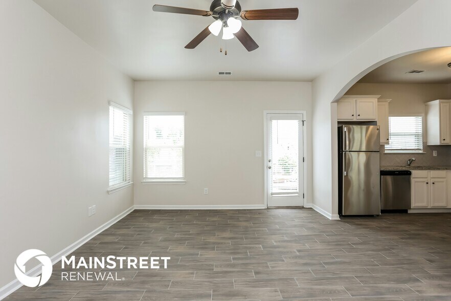 Building Photo - 264 Magnaview Dr