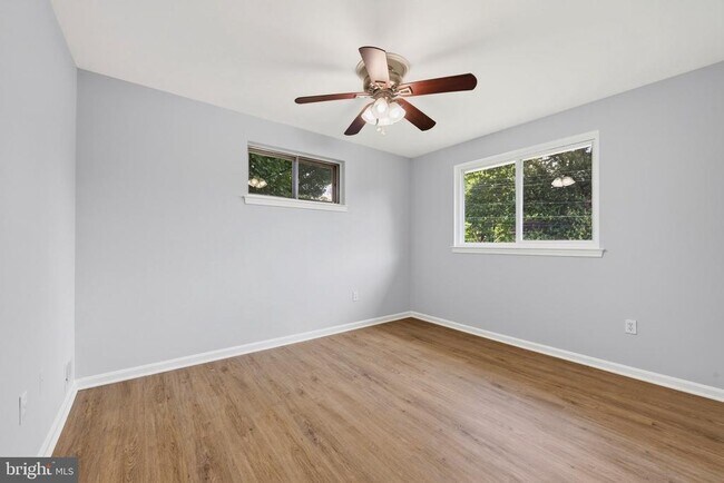 Building Photo - 8110 Springfield Village Dr