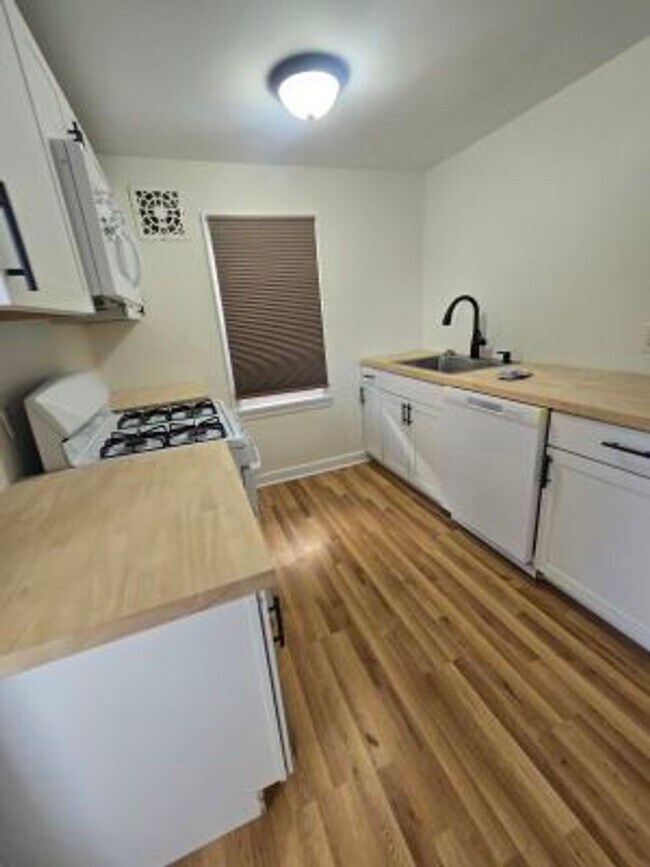 Building Photo - $1350 3 bedroom house in Bon Air