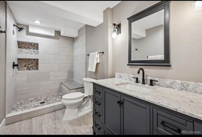 Building Photo - Stunning 4BR Home in West Arvada
