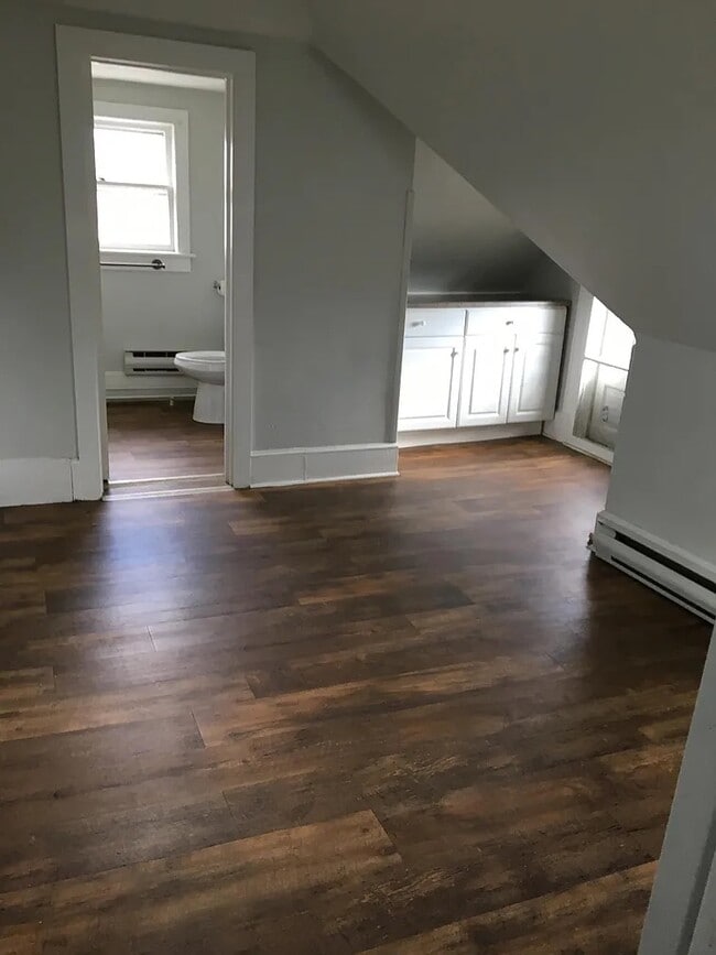 Building Photo - 212 N 7th St