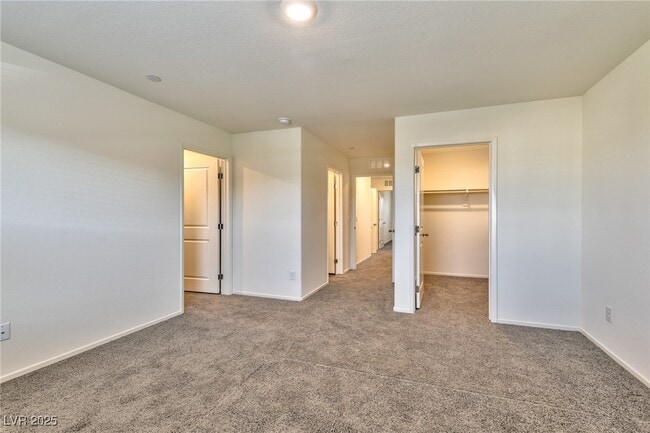 Building Photo - 10913 Heatherford Ave
