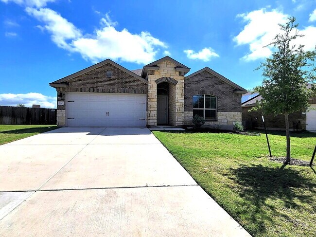 Building Photo - "Bright and Beautiful 3-Bedroom 2-Bath Hom...