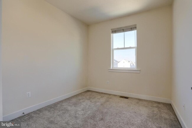 Building Photo - 1 Taube Ct