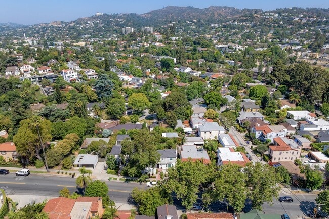 Building Photo - Stunning, remodeled rental in Historic Fra...