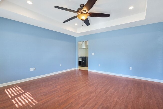 Building Photo - 712 S 6th St