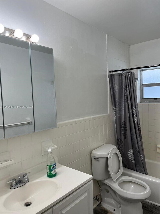 Building Photo - 1439 NW 8th Ave