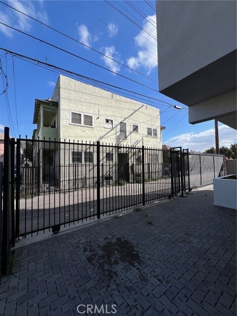 Building Photo - 1218 Arapahoe St