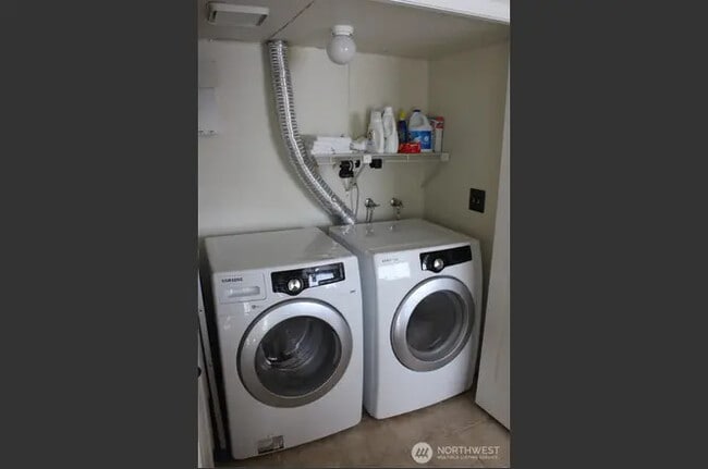 Building Photo - 10905 SE 220th Pl