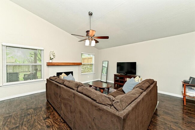 Building Photo - 1407 Atterbury Ln