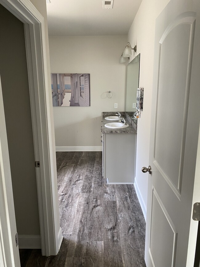 Building Photo - 6501 Jacaranda Dr NW