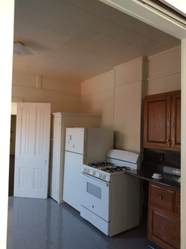 Building Photo - 1029 Penn St