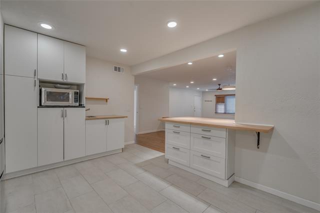 Building Photo - 3273 Lackland Rd