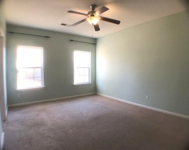 Building Photo - 12138 Longleaf Oak Trail