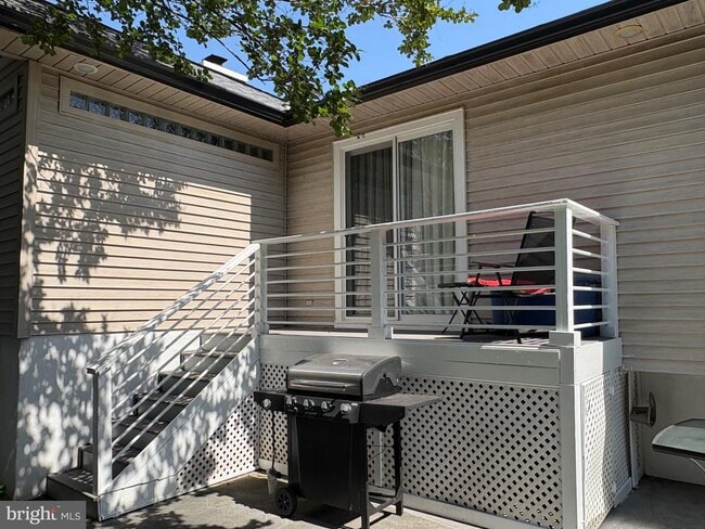 Building Photo - 803 Scott Cir