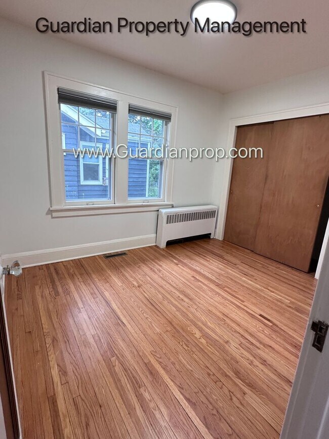 Building Photo - 5559 2nd Ave S